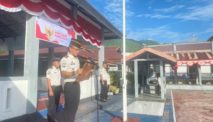 Peringati Hari Lahir Pancasila, Karutan Soasiu Ajak Pegawai dan Warga Binaan Jaga Persatuan