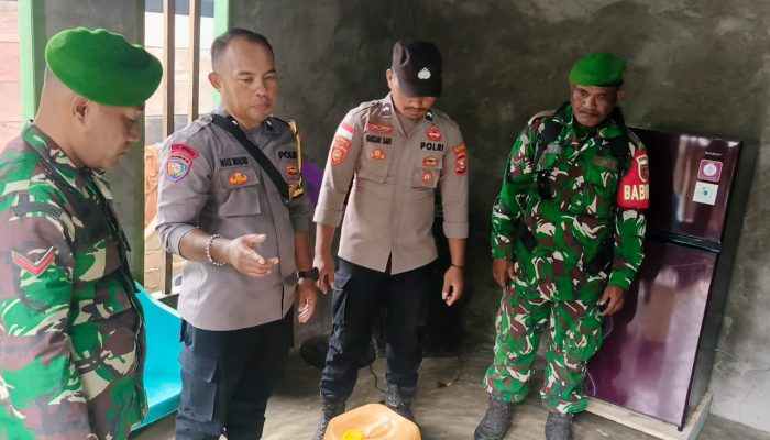 Tekan Kriminalitas, Personel Gabungan Polres Morotai Gelar Razia Miras di Desa Sambiki